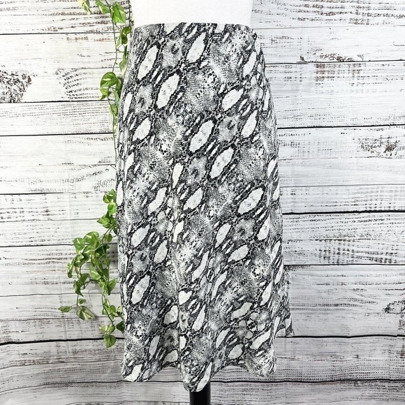 Socialite Skirt size Medium Black White Faux Snake Bias Sheer Knee A Line Modest - Picture 1 of 10